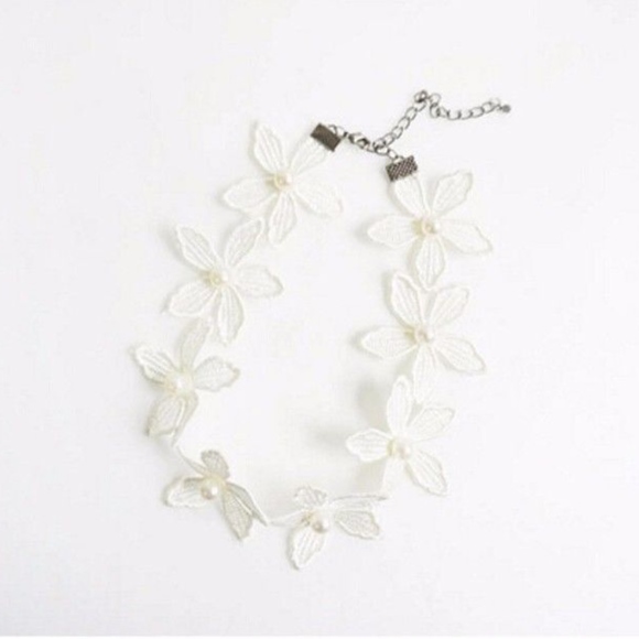 Magnolia Flower Pearl Choker Collar Necklace - Picture 6 of 6